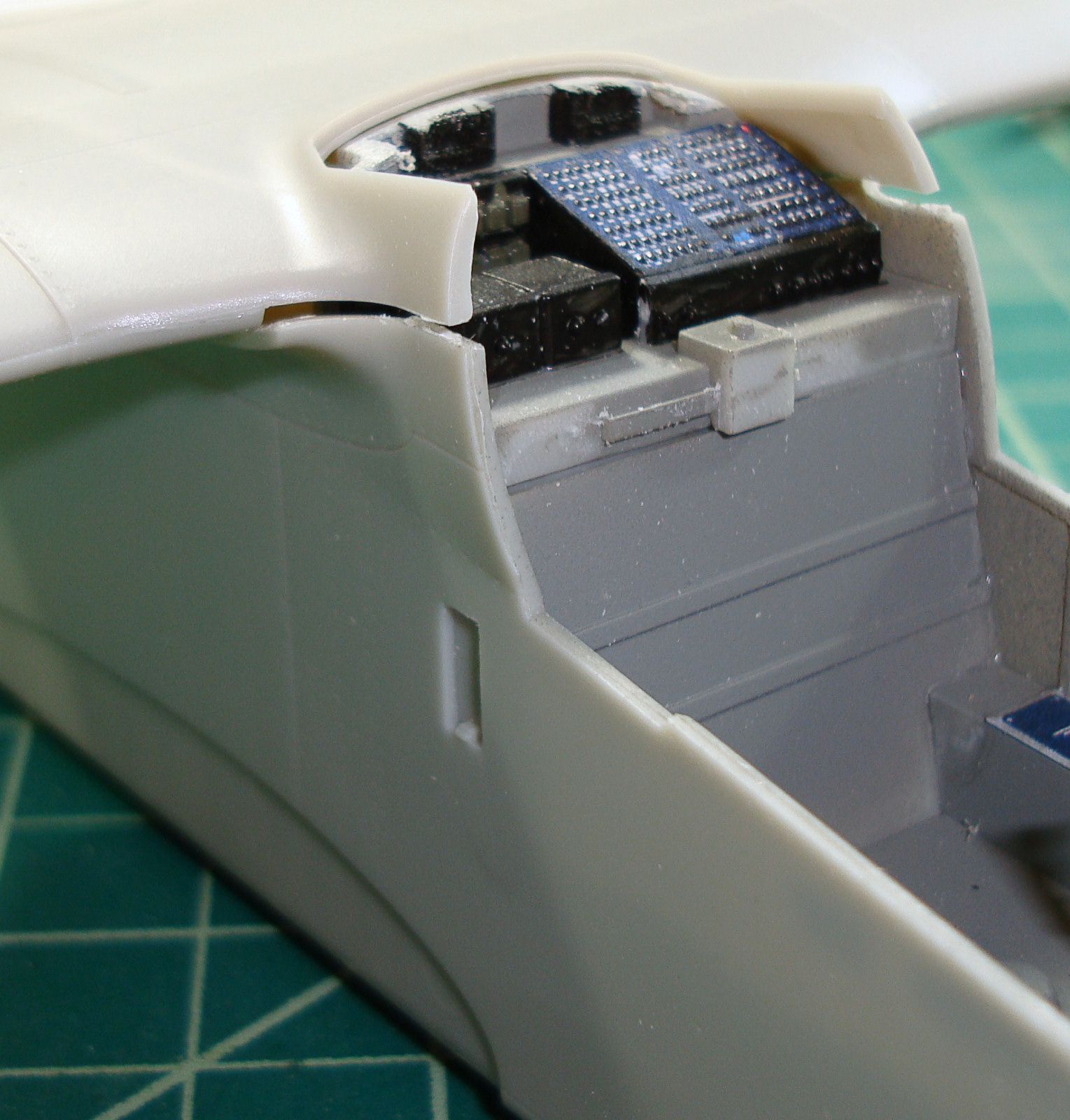 Kitty Hawk 32003 1/32 OV-10D Bronco Build Review