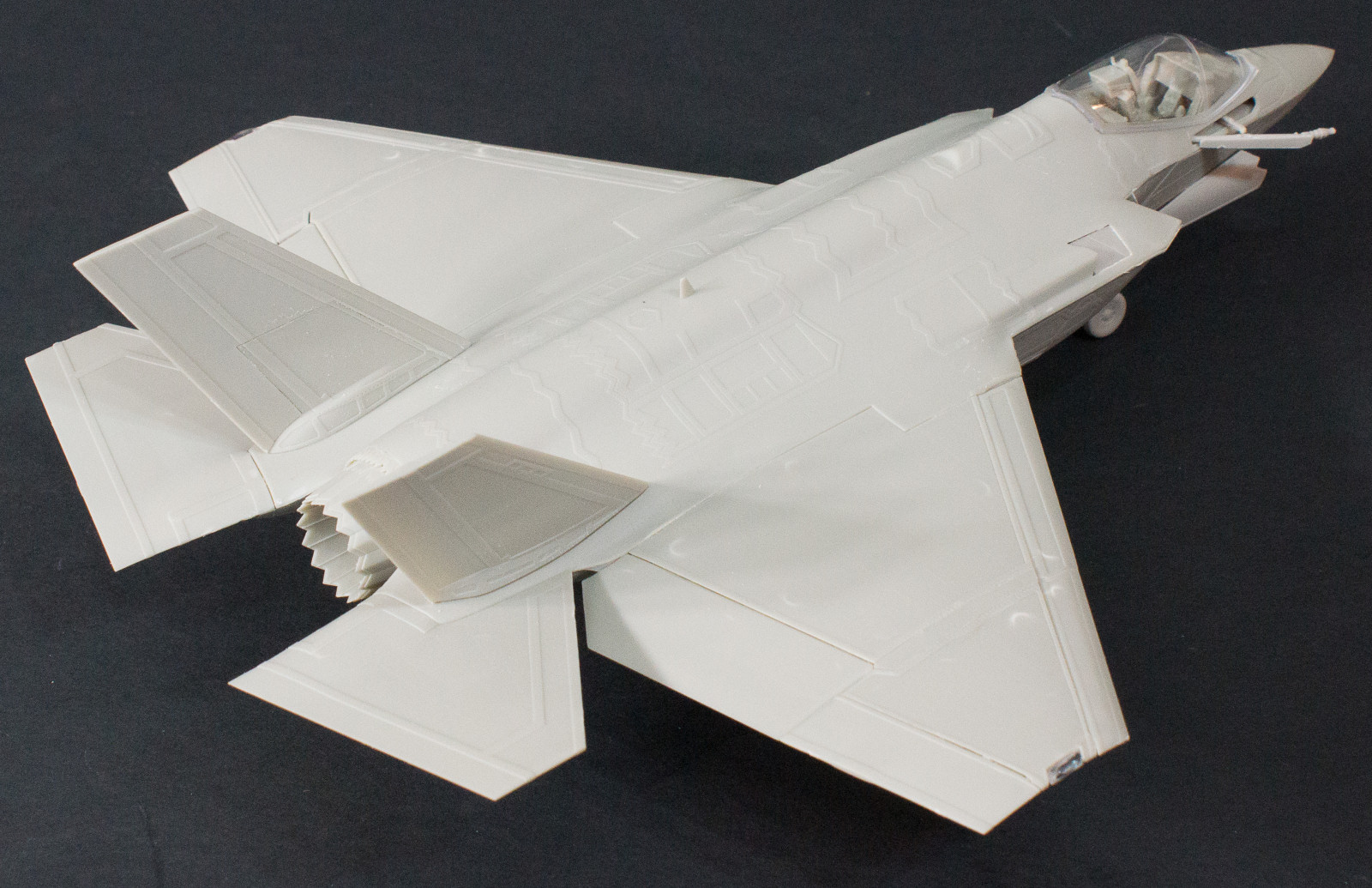 Kitty Hawk 80132 1/48 F-35C Lightning II Build Image 25