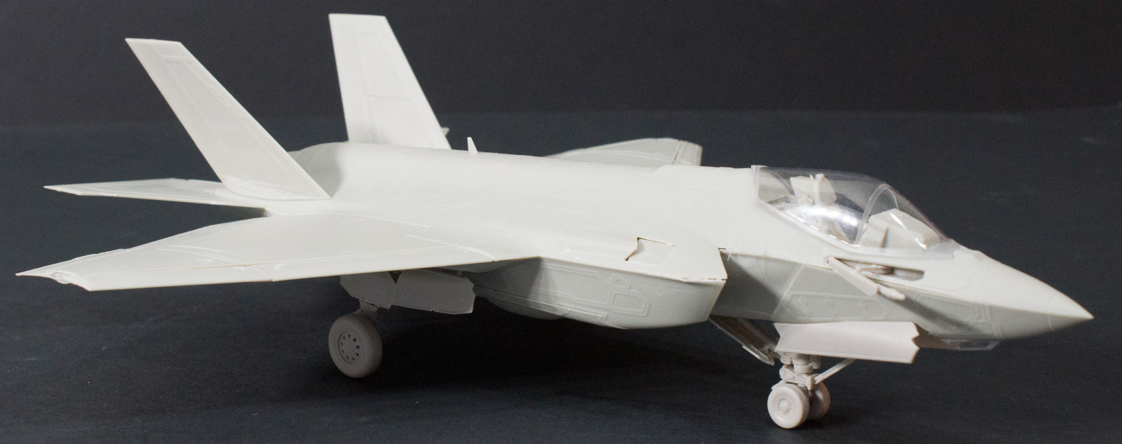Kitty Hawk 80132 1/48 F-35C Lightning II Build Image 27