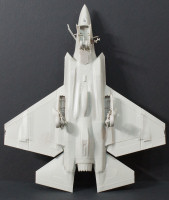 Kitty Hawk Models 80132 1/48 F-35C Lightning II Quick Build