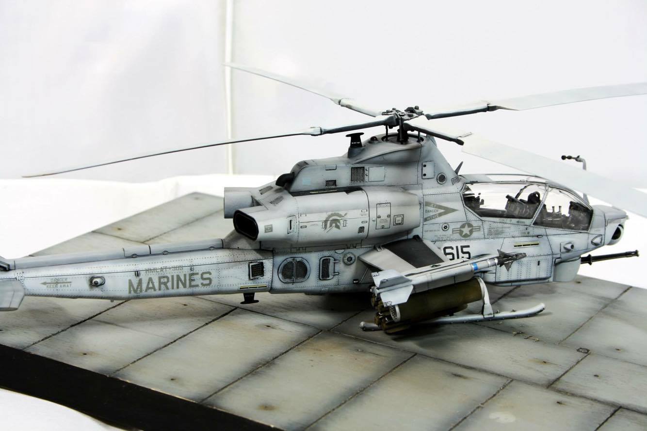 Kitty Hawk 80125 1/48 AH-1Z Viper Photo Feature