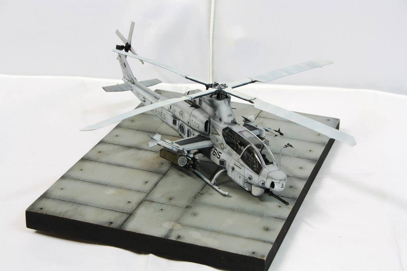 Kitty Hawk 80125 1/48 AH-1Z Viper Photo Feature