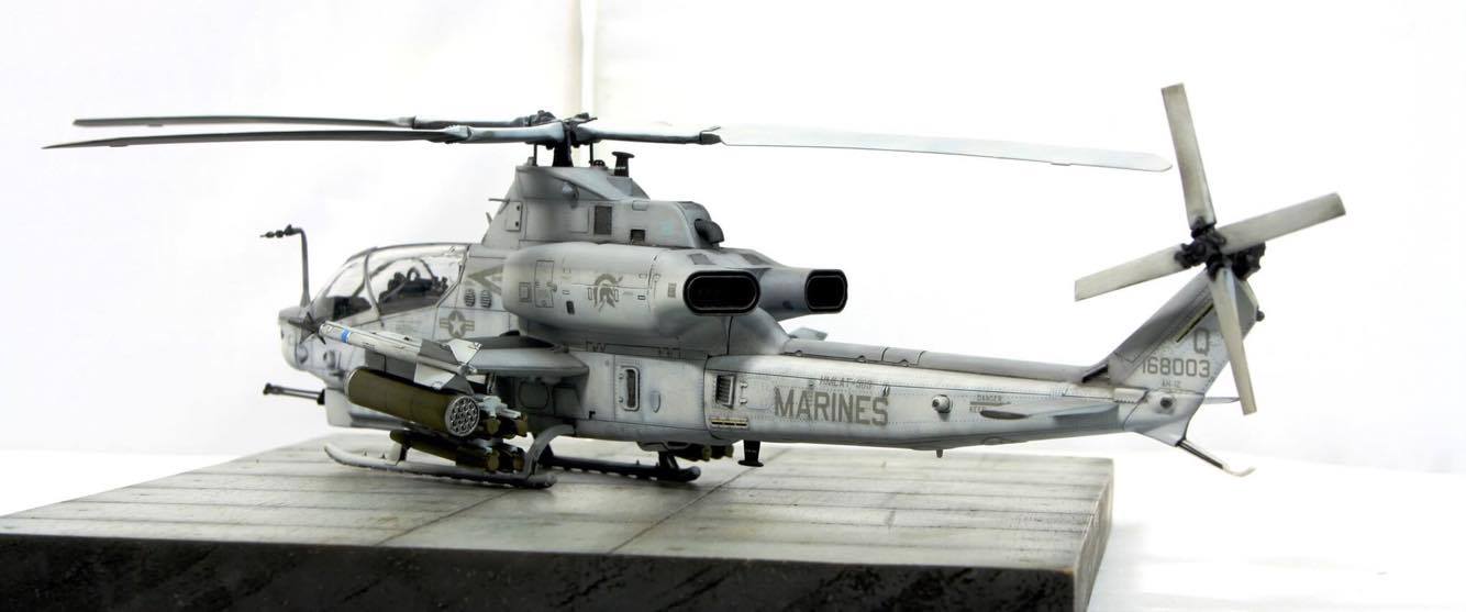 Kitty Hawk 80125 1/48 AH-1Z Viper Photo Feature