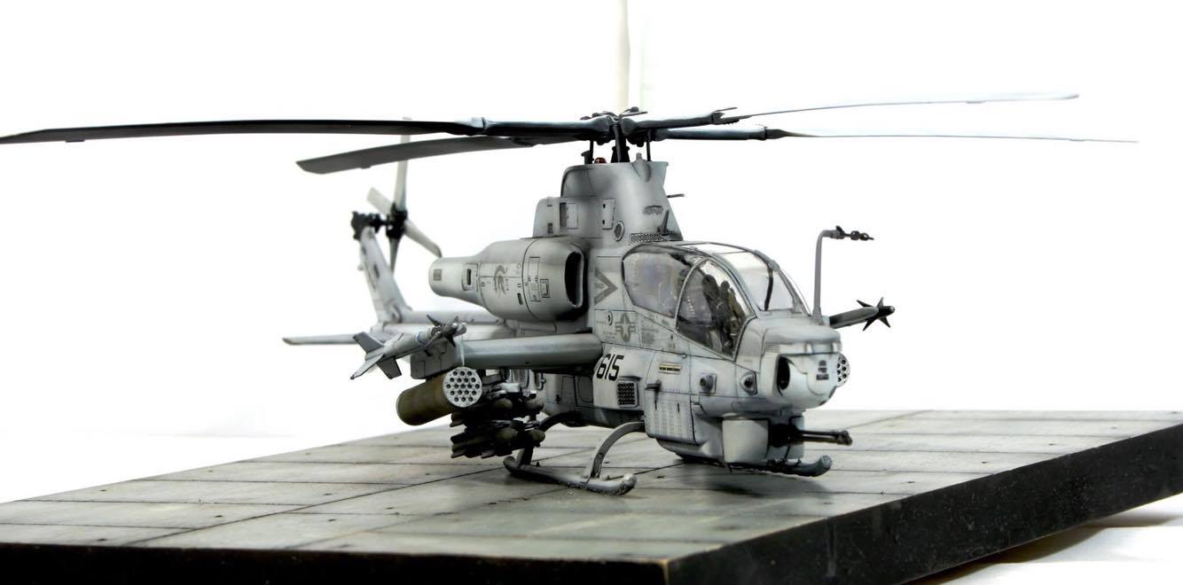 Kitty Hawk 80125 1/48 AH-1Z Viper Photo Feature