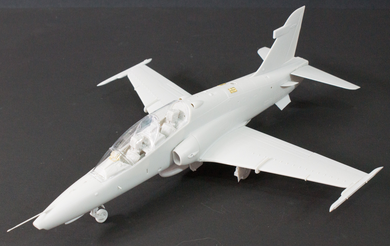 Kinetic 1/32 Hawk 100 Series Advanced Trainer Quick Build Image 01