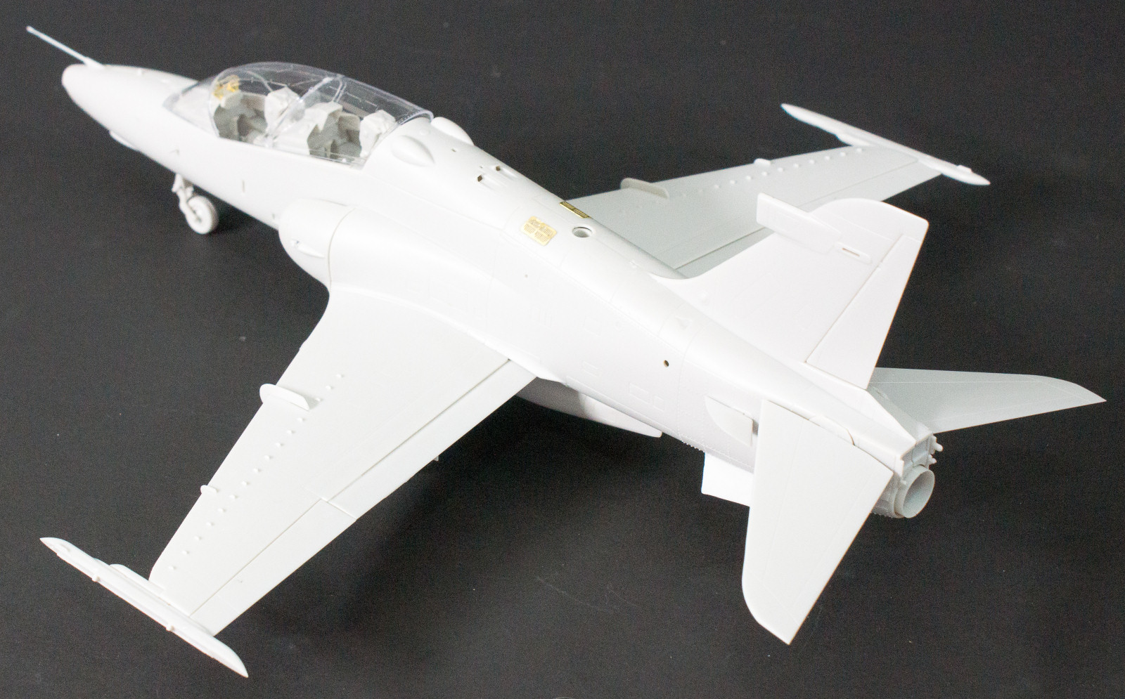 Kinetic 1/32 Hawk 100 Series Advanced Trainer Quick Build Image 04