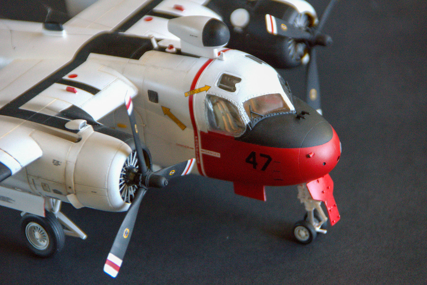 Kinetic 1/48 TS-2A Tracker Build Image
