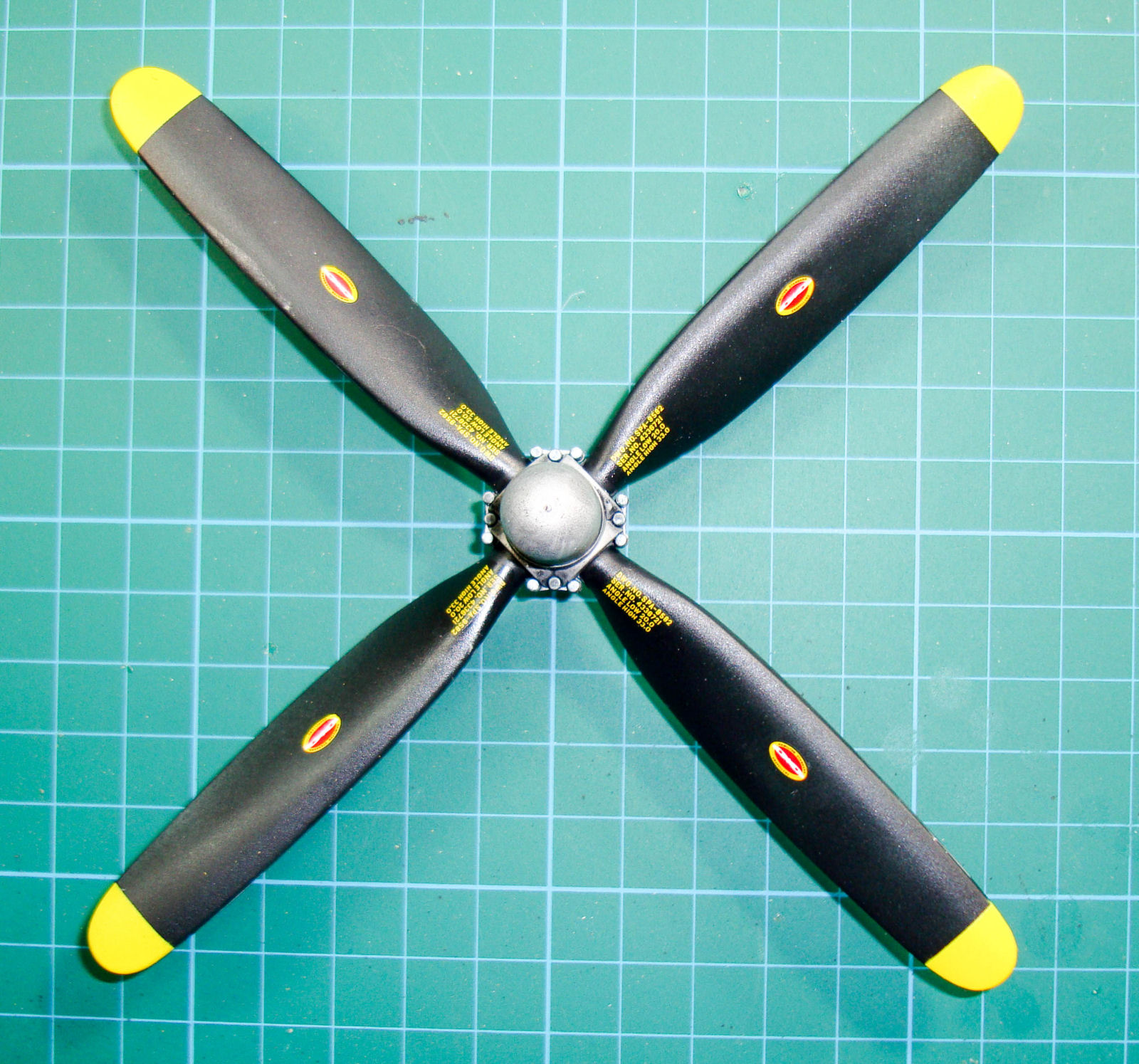 Kinetic 1/24 P-47D Razorback Thunderbolt Build Image