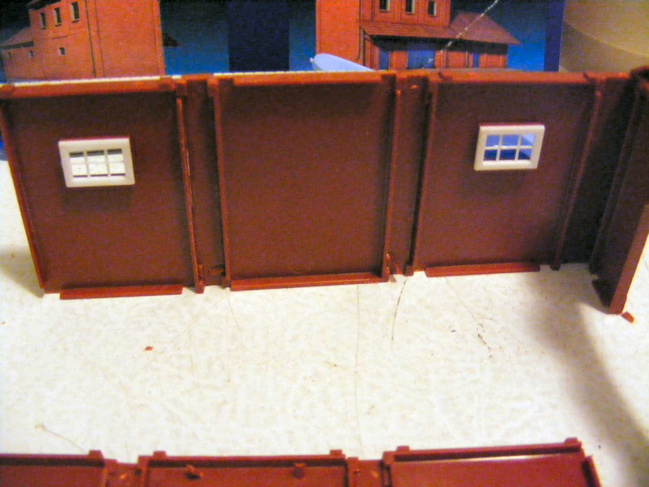 MiniArt 1/72 Service Station Build Image 03