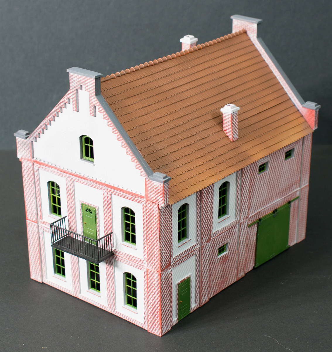 MiniArt 1/72 Building with Garage Build Image 04