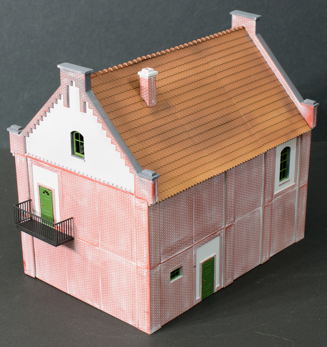 MiniArt 1/72 Building with Garage Build Image 06