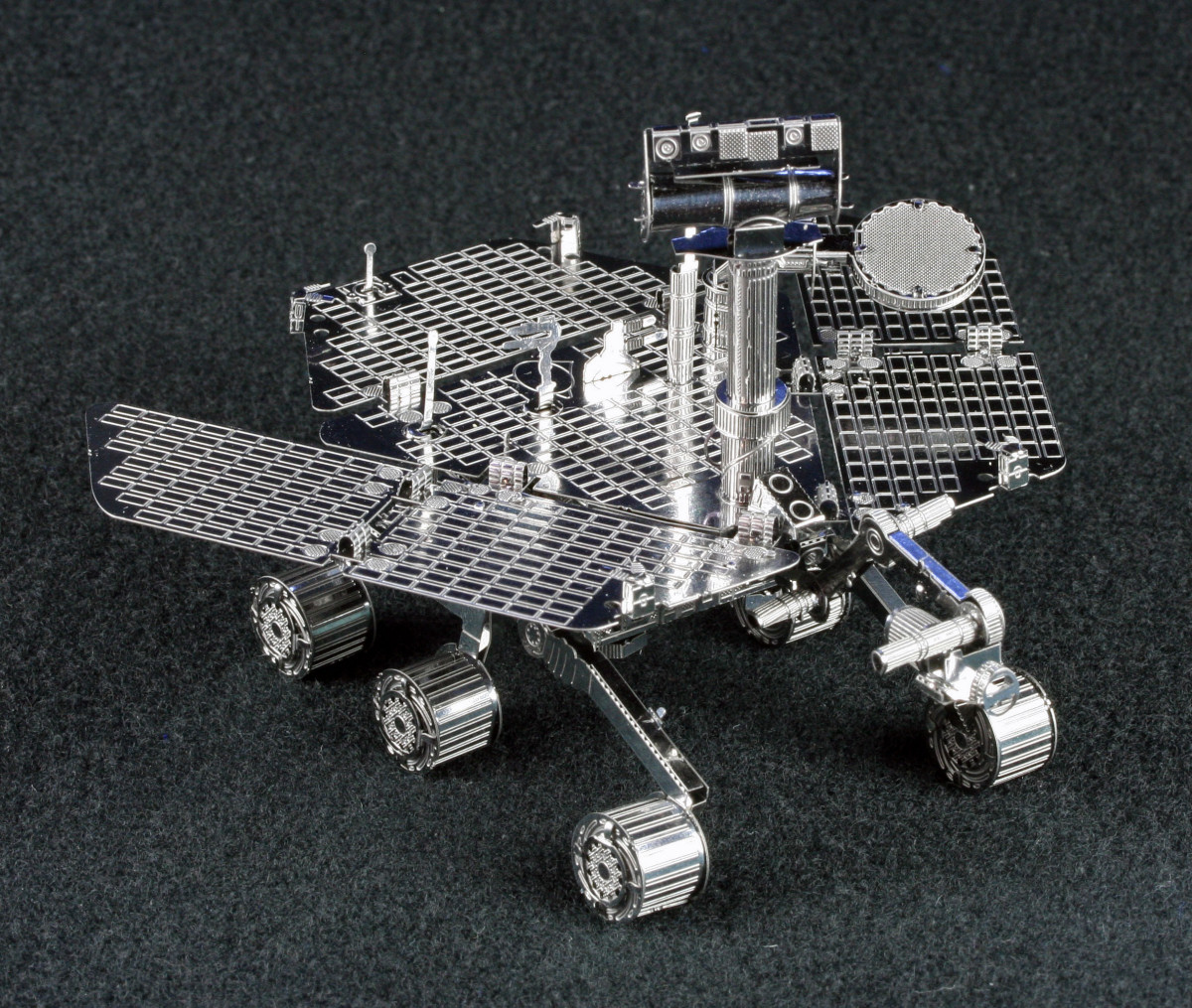 Metal Earth ~1/17 Mars Rover Build Image 02