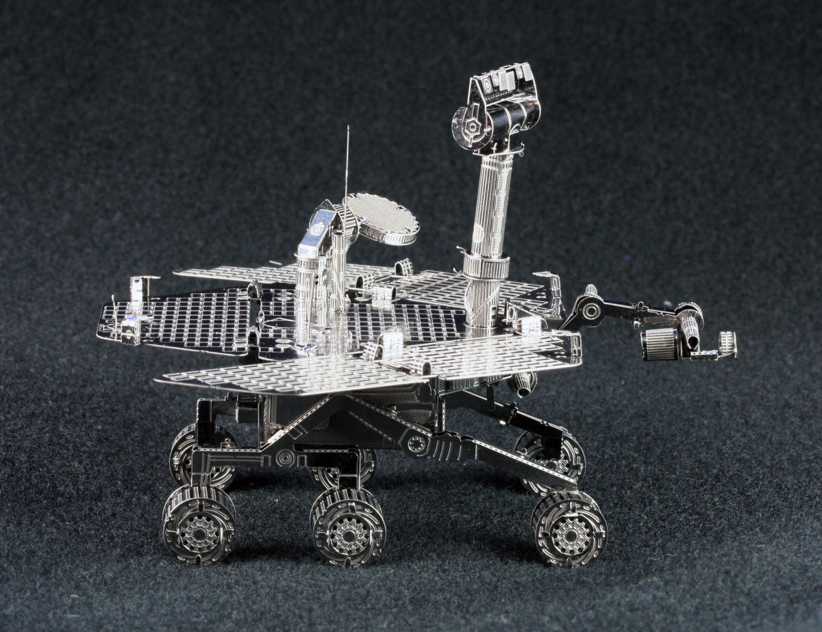 Metal Earth ~1/17 Mars Rover Build Image 07