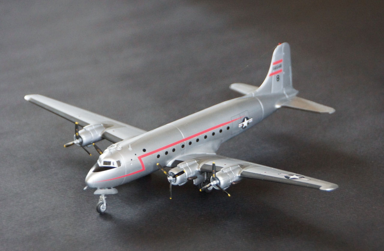 Minicraft 14520 1/144 C-54 Skymaster 'Candy Bomber' Image