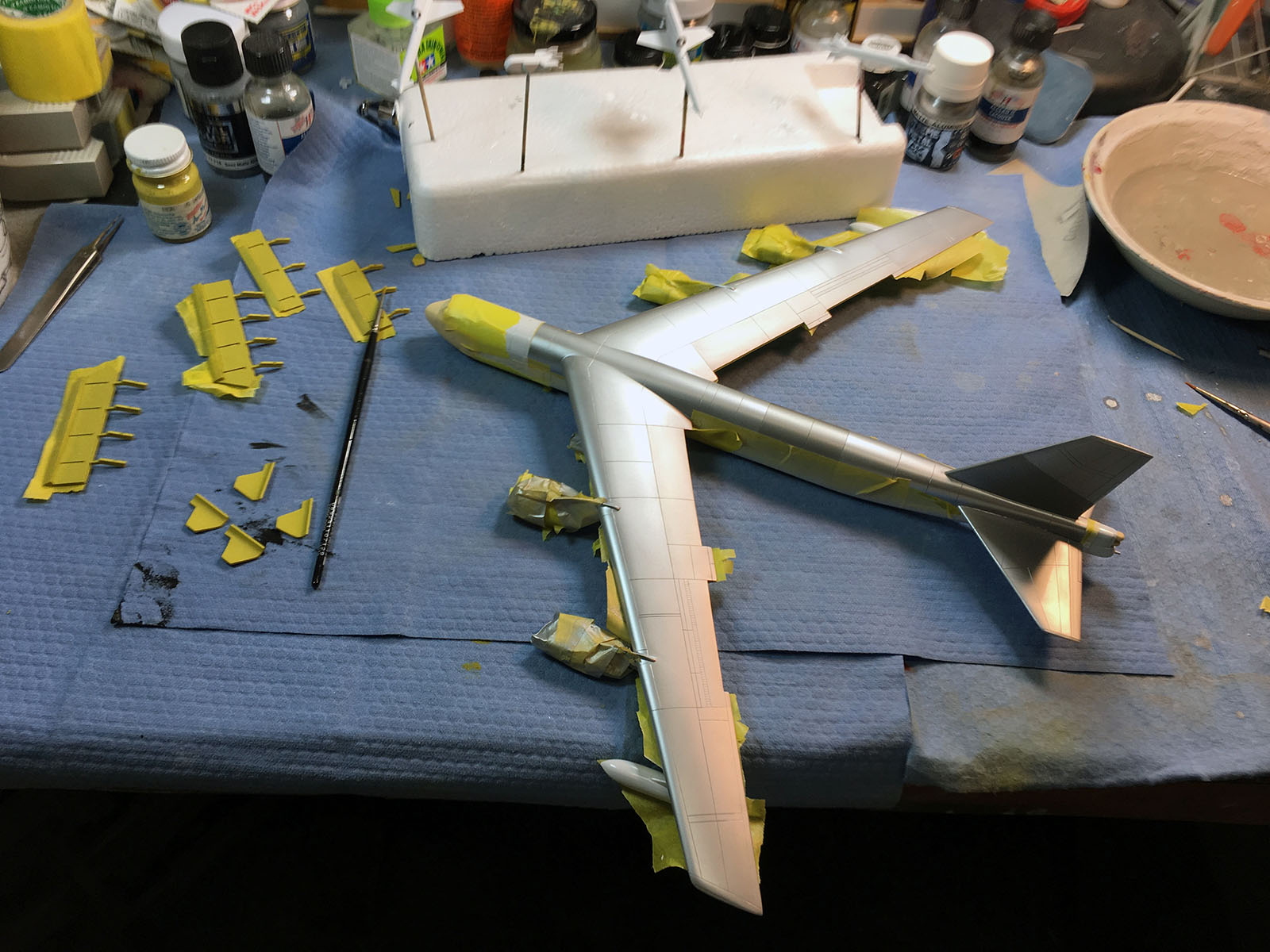Minicraft 14615 1/144 B-52H Stratofortress Image 05