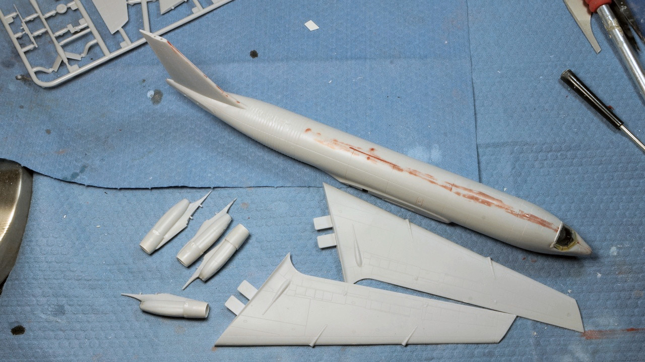 Minicraft 14627 1/144 KC-135E Stratotanker Image 05