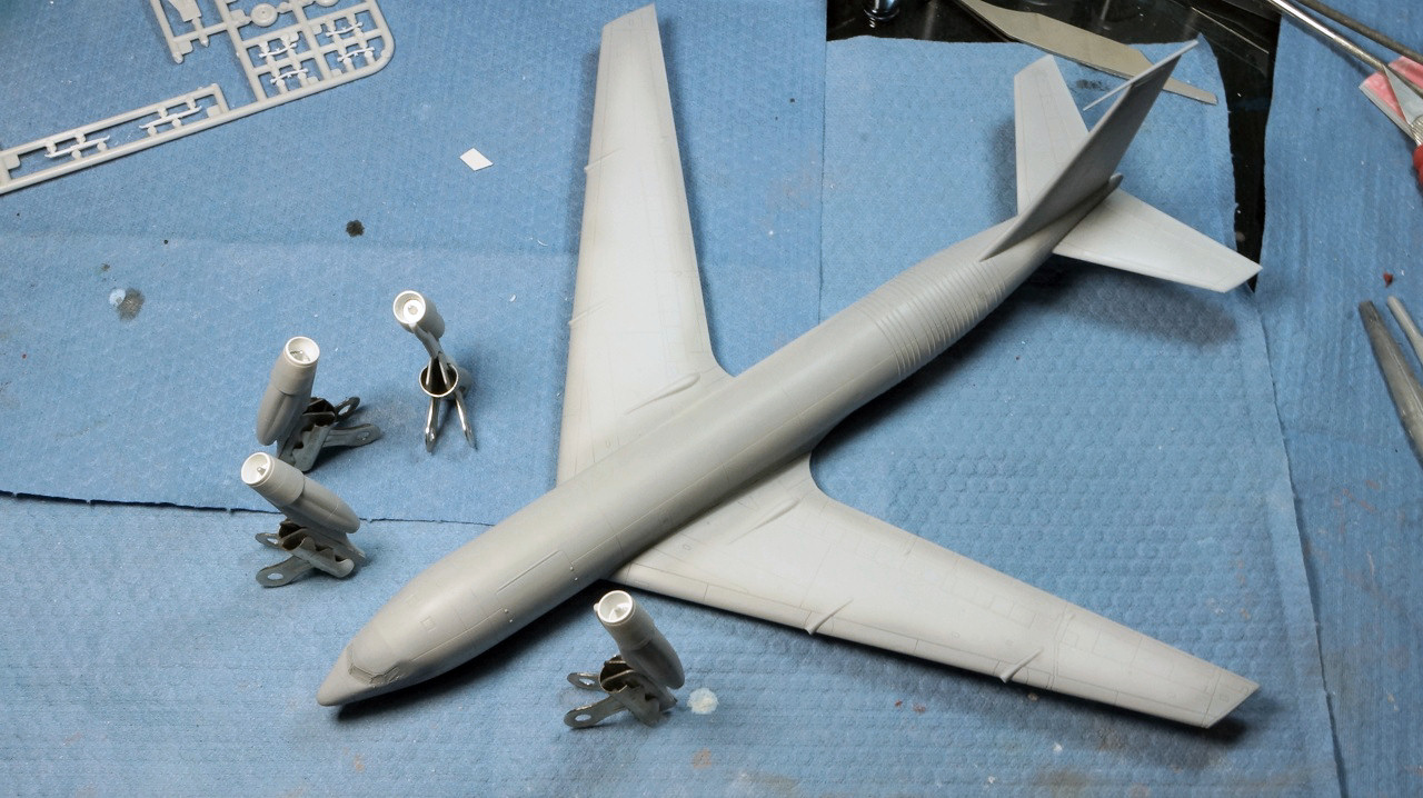 Minicraft 14627 1/144 KC-135E Stratotanker Image 07