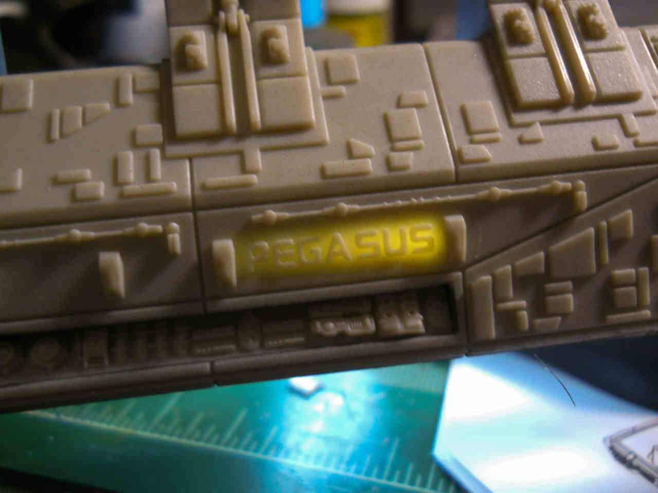 Moebius Models 0931 1/4105 Battlestar Pegasus BSG Photo Feature Image 10