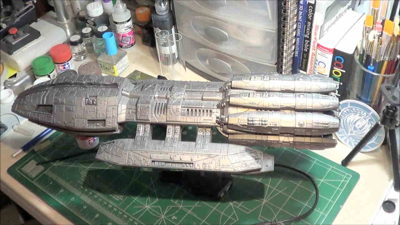 Moebius Models 0931 1/4105 Battlestar Pegasus BSG Photo Feature Image 105
