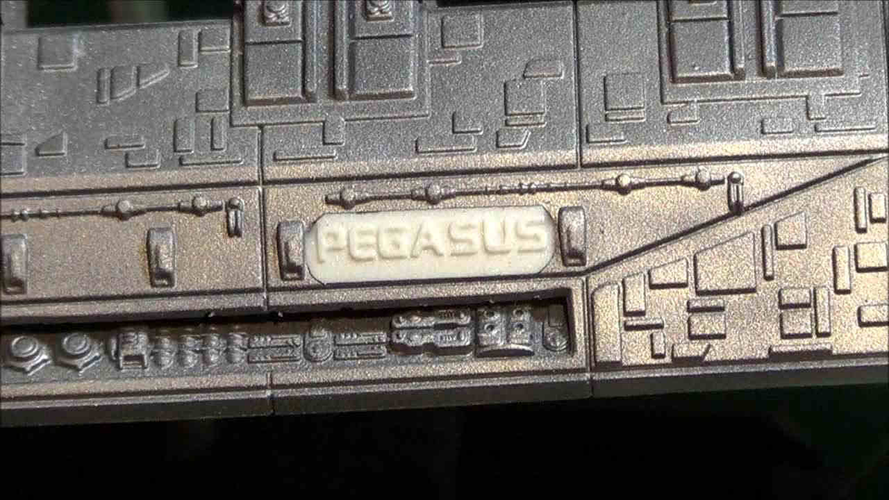 Moebius Models 0931 1/4105 Battlestar Pegasus BSG Photo Feature Image 106