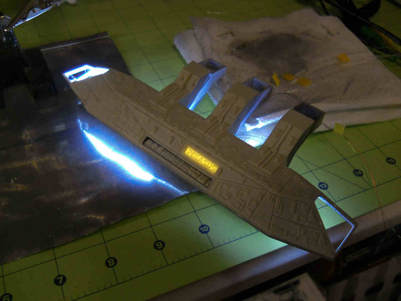 Moebius Models 0931 1/4105 Battlestar Pegasus BSG Photo Feature Image 16