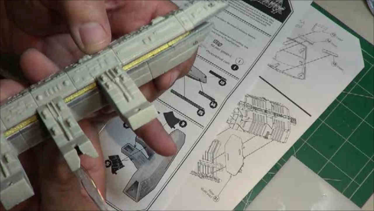 Moebius Models 0931 1/4105 Battlestar Pegasus BSG Photo Feature Image 71