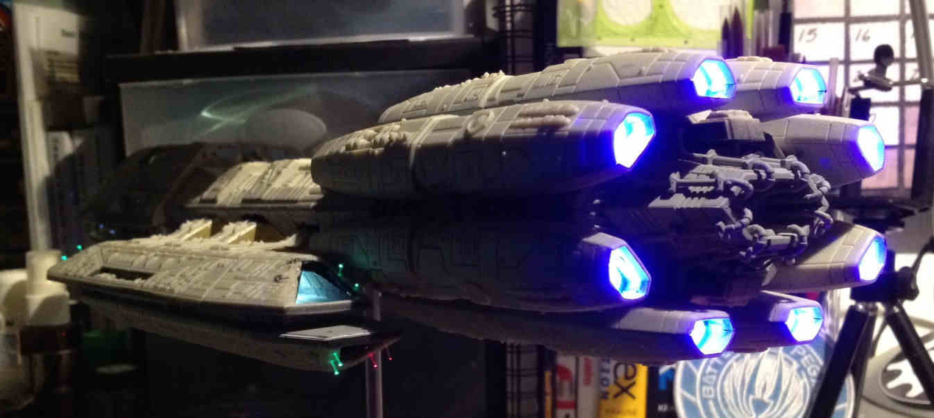 Moebius Models 0931 1/4105 Battlestar Pegasus BSG Photo Feature Image 90