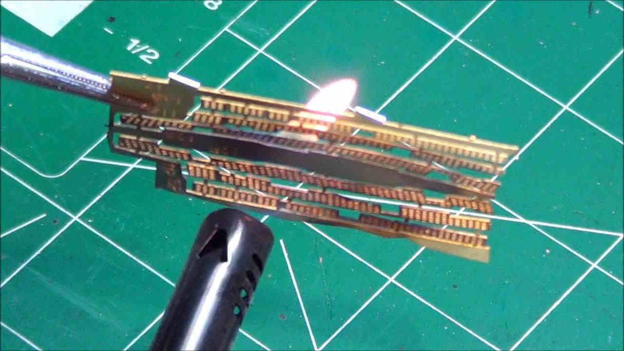 Moebius Models 0931 1/4105 Battlestar Pegasus BSG Photo Feature Image 92
