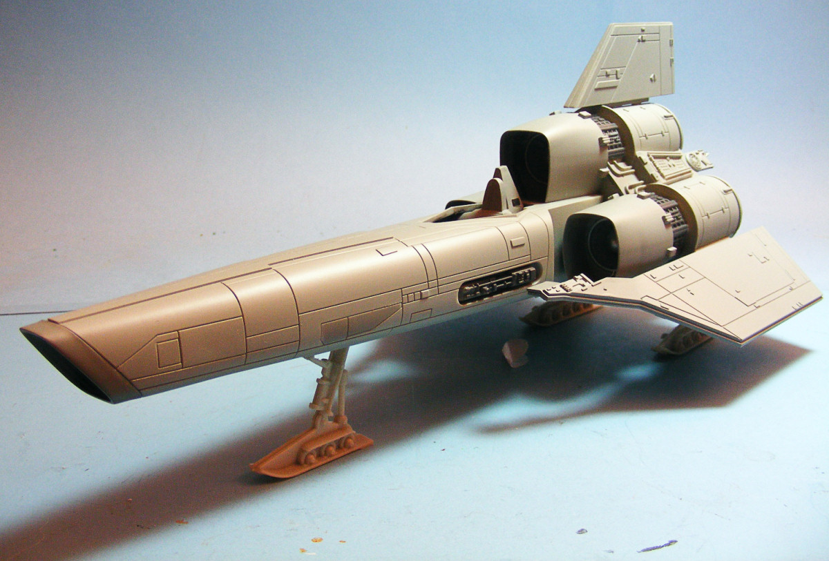 Moebius Models 0940 1/32 Colonial Viper Build Image 15