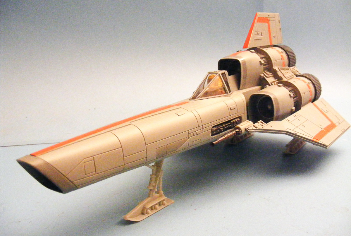 Moebius Models 0940 1/32 Colonial Viper Build Image 24