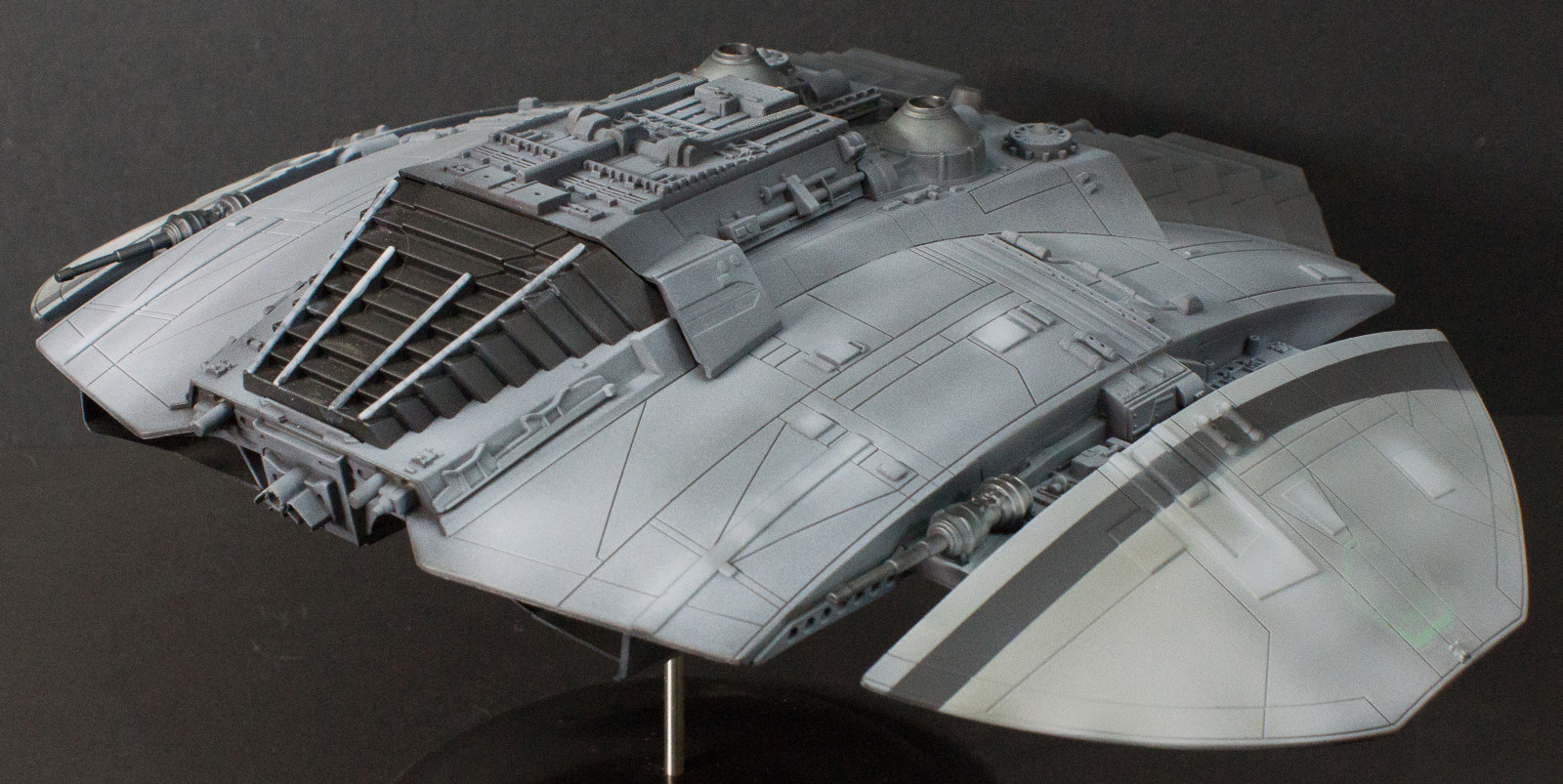 Moebius Models 0941 1/32 Cylon Raider Battlestar Galactica Build Image 12