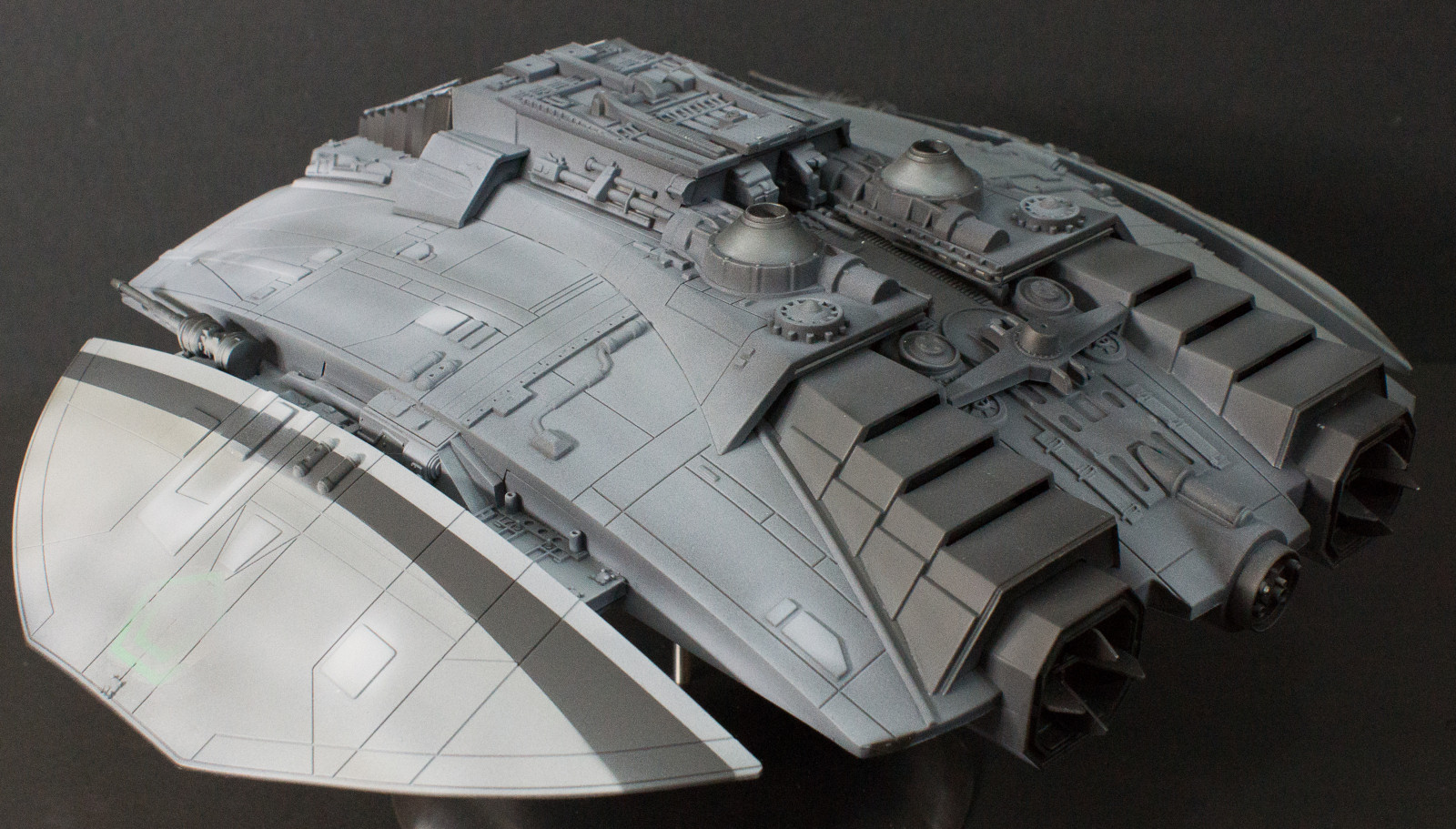 Moebius Models 0941 1/32 Cylon Raider Battlestar Galactica Build Image 14