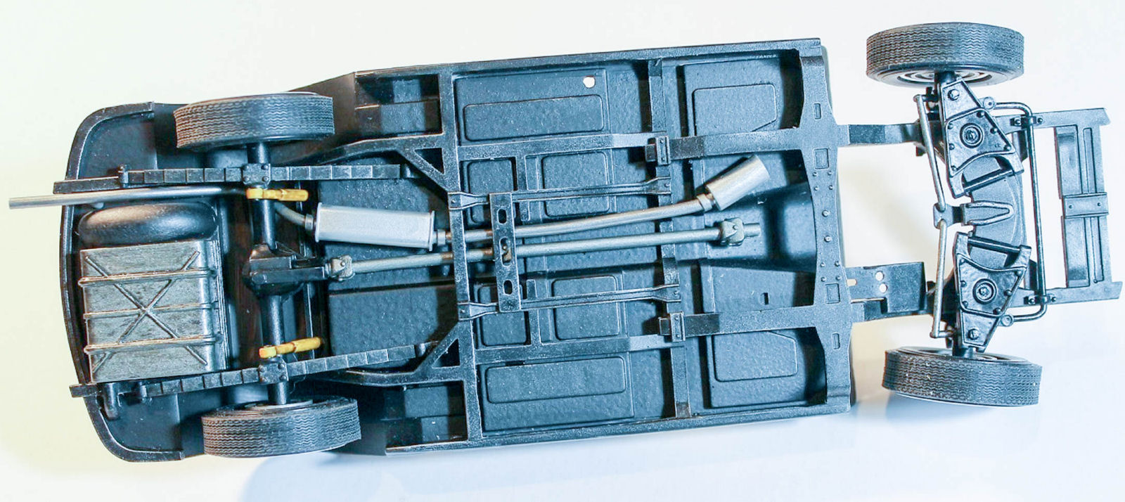 Moebius Models 1213 1/25 1954 Hudson Hornet Photo Feature Image 10