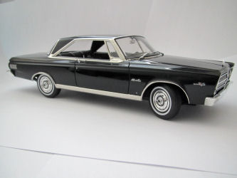 Moebius 1/25 1965 Plymouth Satellite Plastic Model Kit – 1215