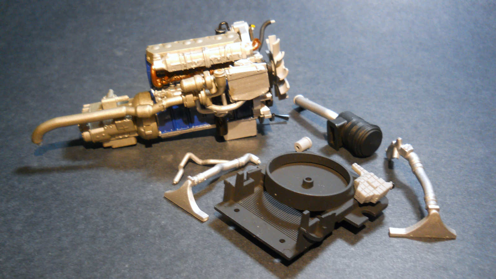 Moebius Models 1301 1/25 International Prostar Photo Feature Image 06
