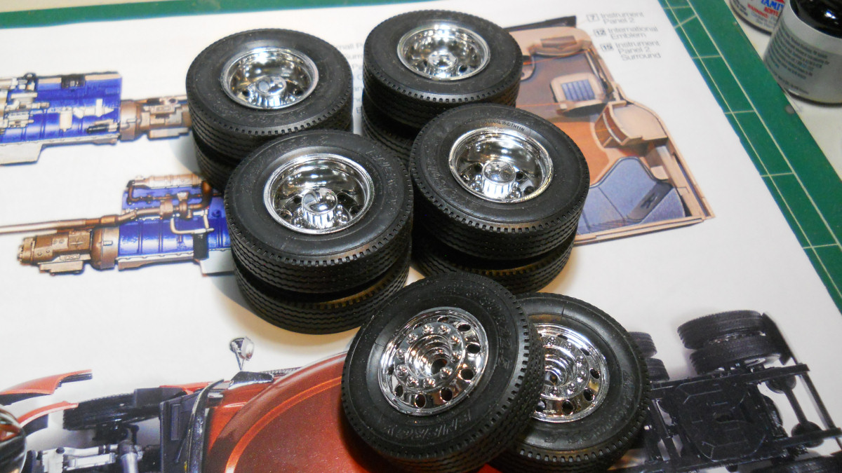 Moebius Models 1301 1/25 International Prostar Photo Feature Image 20