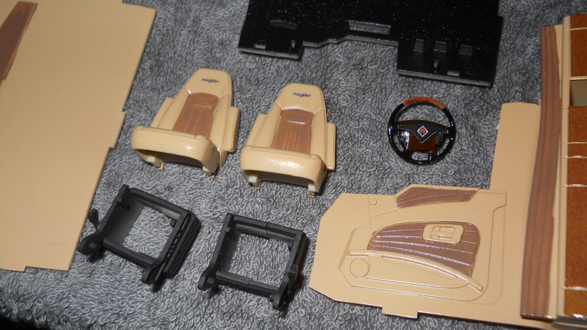 Moebius Models 1301 1/25 International Prostar Photo Feature Image 28