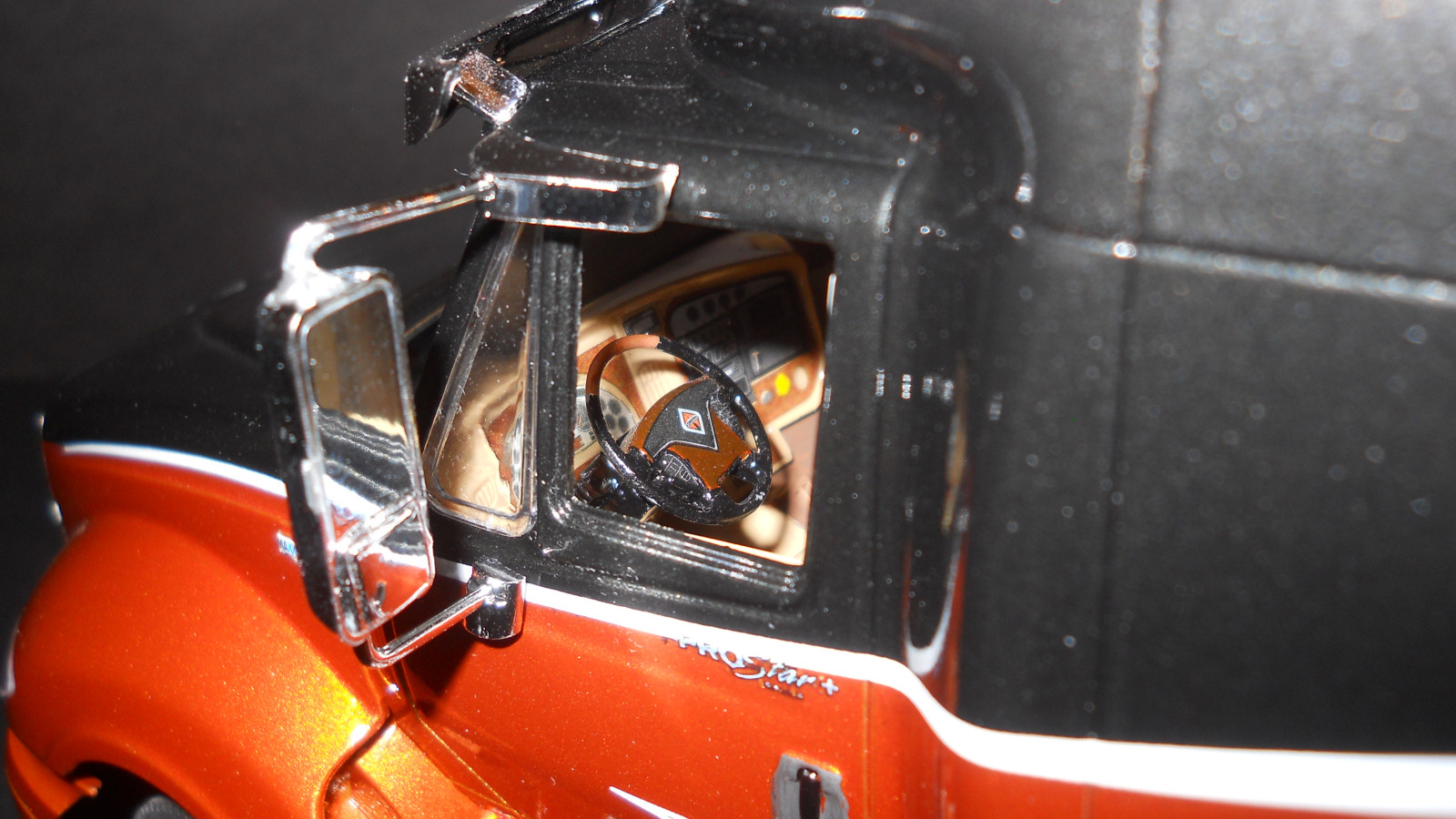 Moebius Models 1301 1/25 International Prostar Photo Feature Image 67