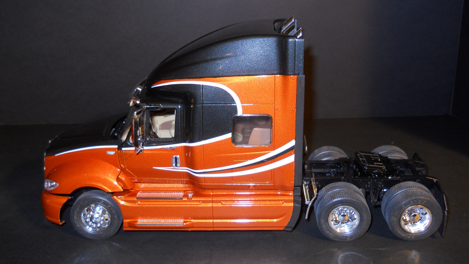 Moebius Models 1301 1/25 International Prostar Photo Feature Image 68