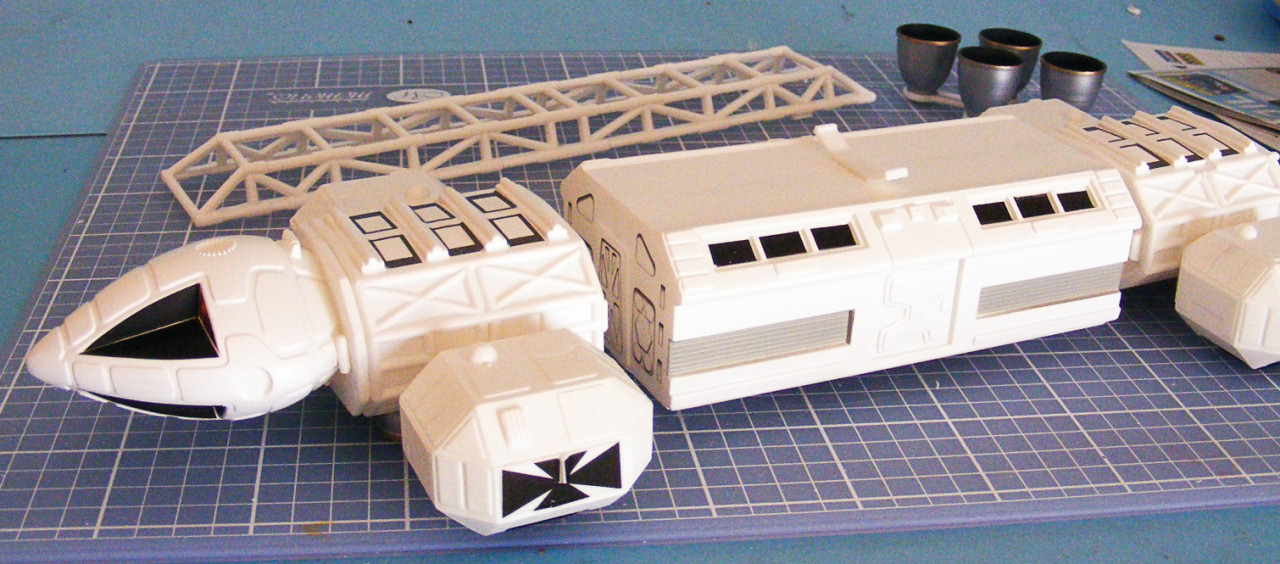 MPC 0791 1/72 Space 1999 Eagle 1 Transporter Build Image 15