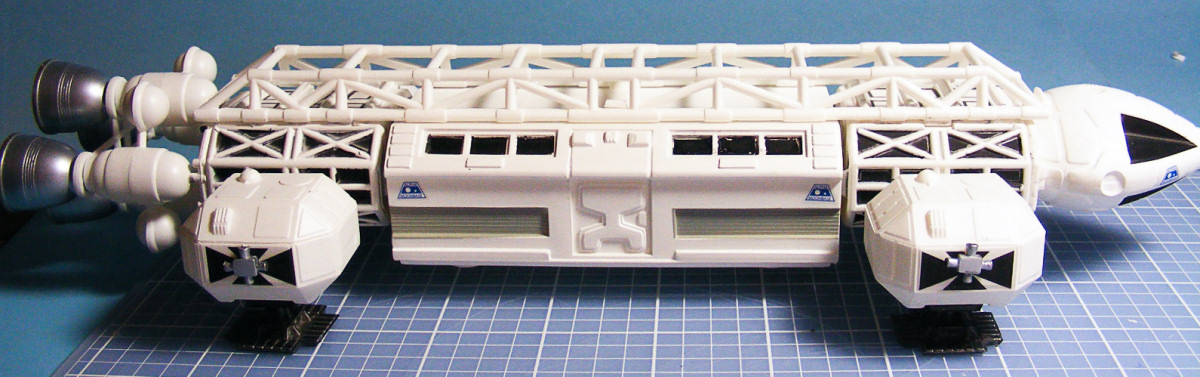 MPC 0791 1/72 Space 1999 Eagle 1 Transporter Build Image 17