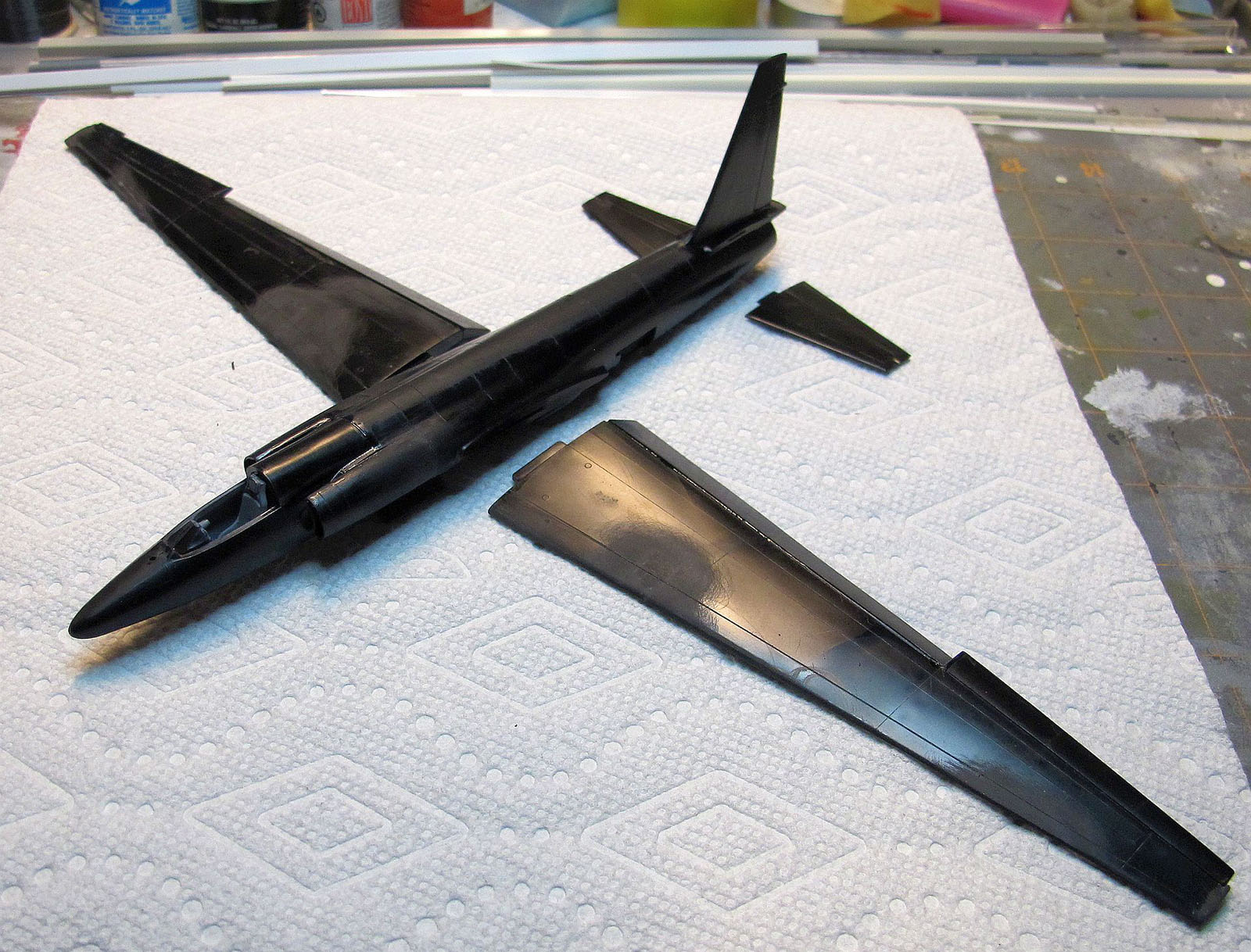 MPC 14311 1/72 Lockheed U-2A Build Image 01