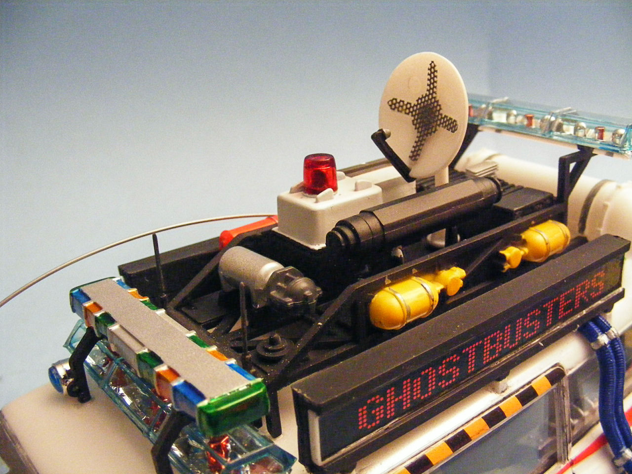 Polar Lights 0750 1/25 Ghostbusters Ecto-1 Photo Feature Image 06