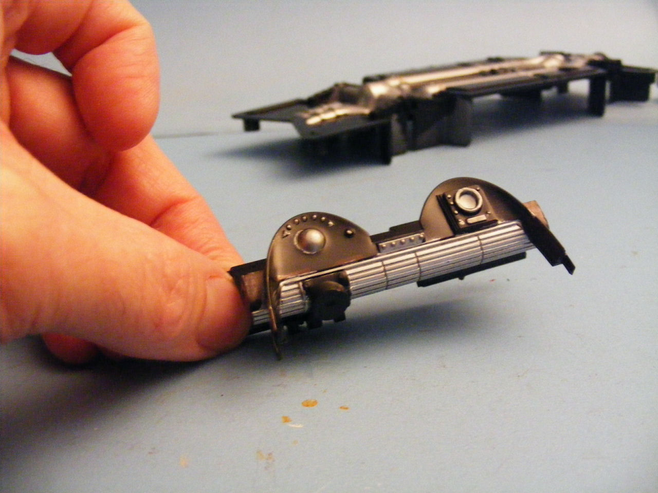 Polar Lights 0824 1/25 1966 Batmobile Build Review Image 04