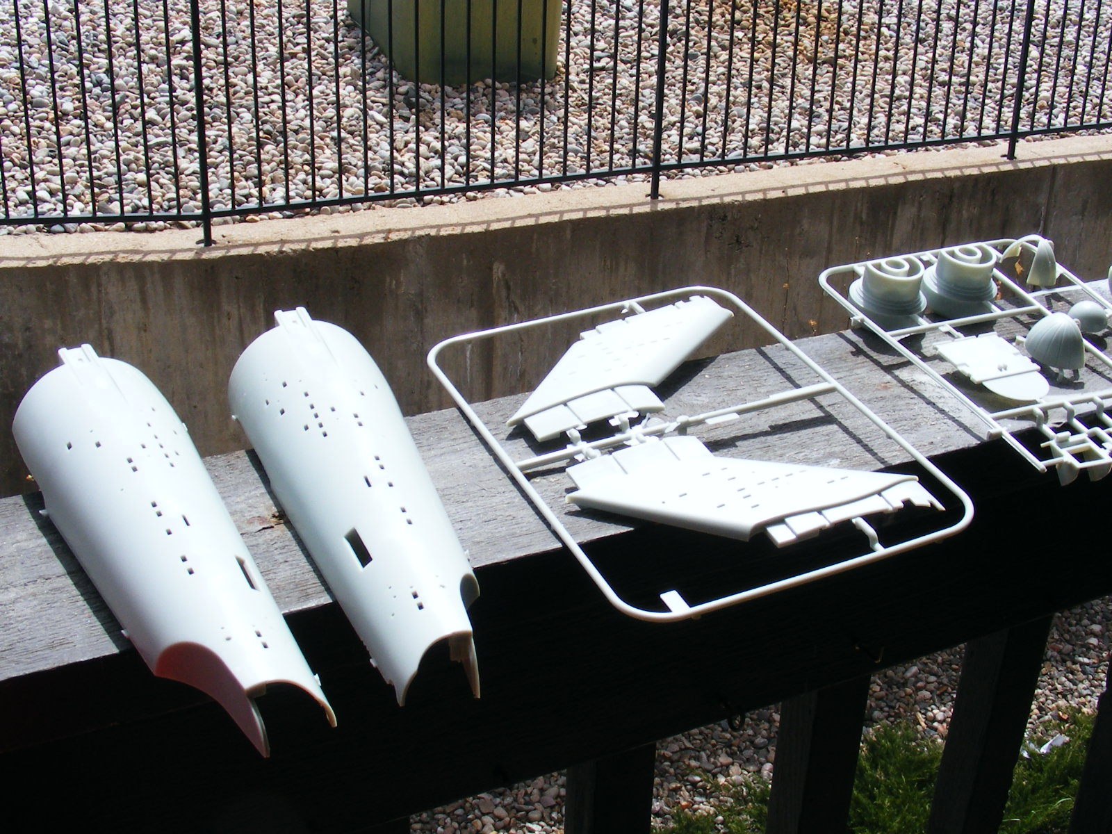 Polar Lights 1/350 USS Enterprise NCC-1701 Photo Feature Image 001