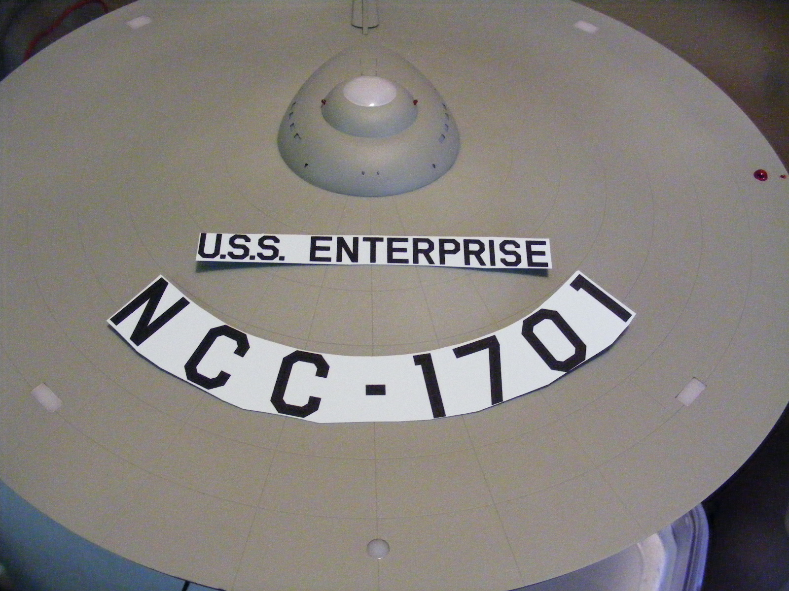 Polar Lights 1/350 USS Enterprise NCC-1701 Photo Feature Image 044