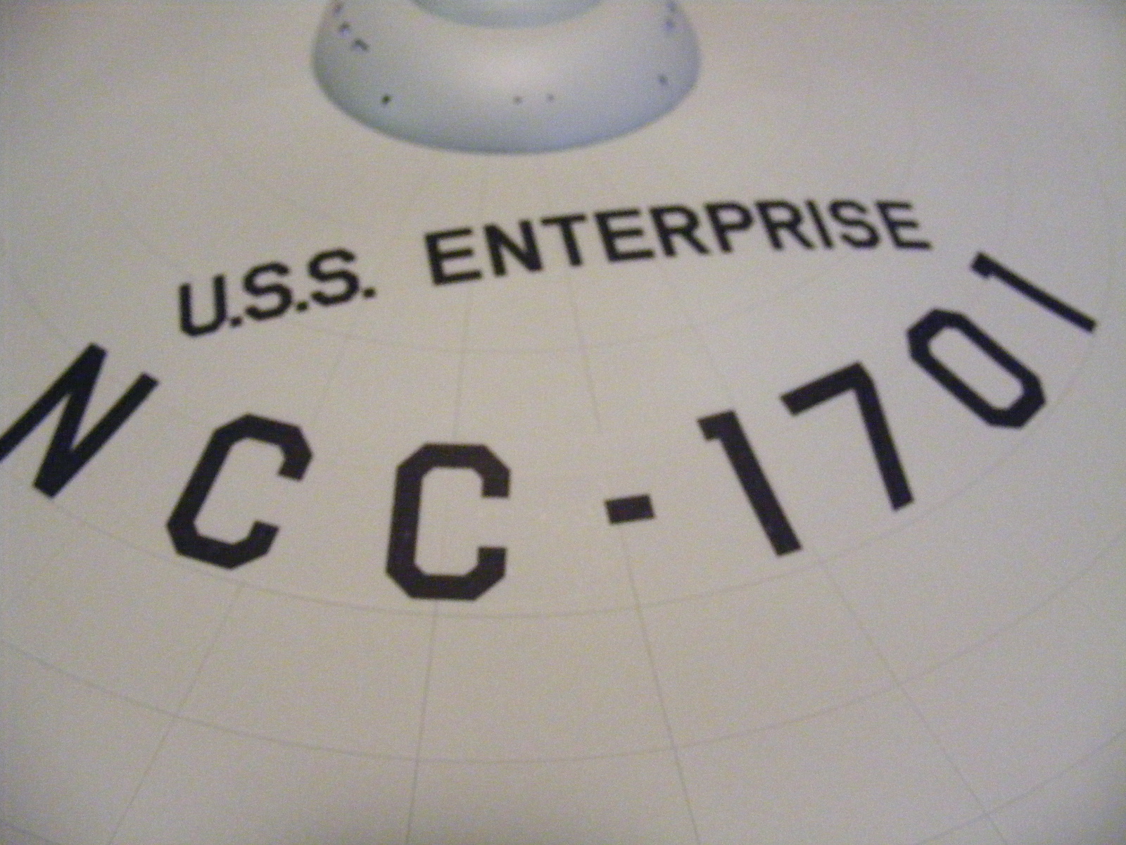 Polar Lights 1/350 USS Enterprise NCC-1701 Photo Feature Image 046