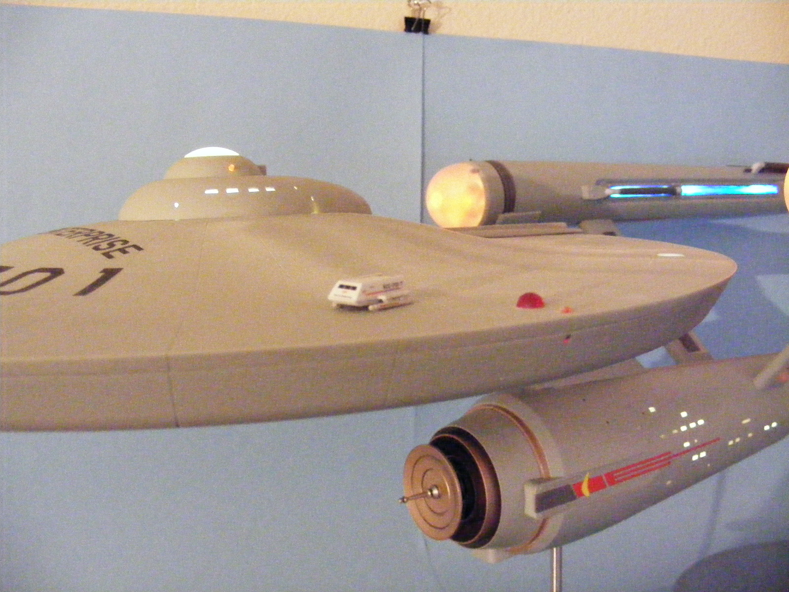 Polar Lights 1/350 USS Enterprise NCC-1701 Photo Feature Image 068