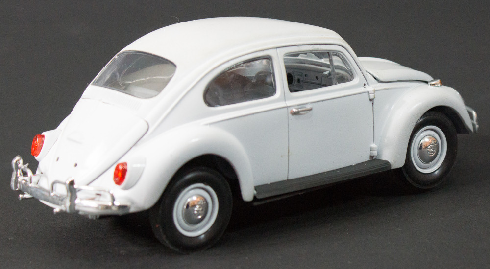 Polar Lights 0927 1/25 The Amazing Spiderman Volkswagen Beetle Build Review Image 04