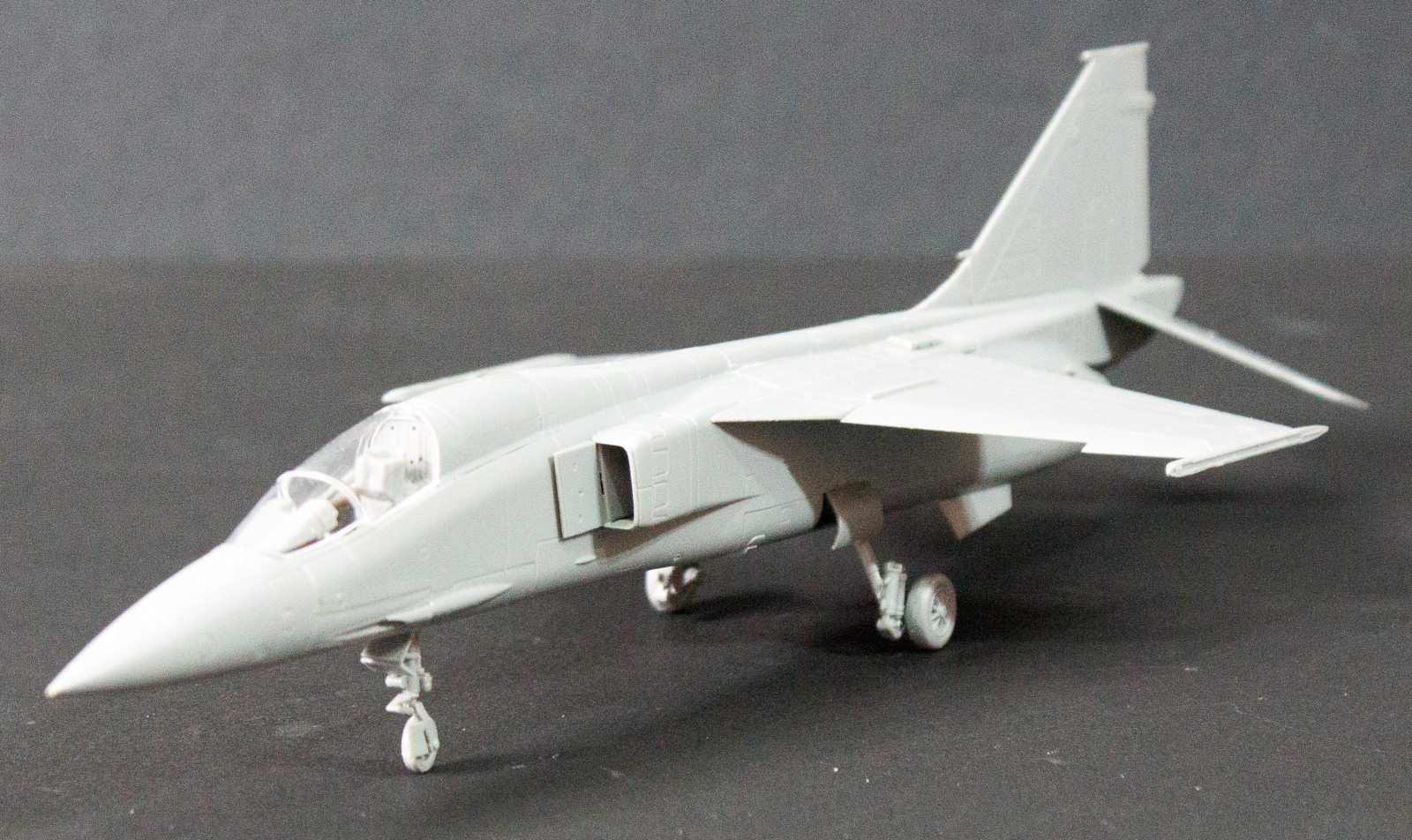 Platz AC9 1/72 F-1 JASDF Build Review Image 01